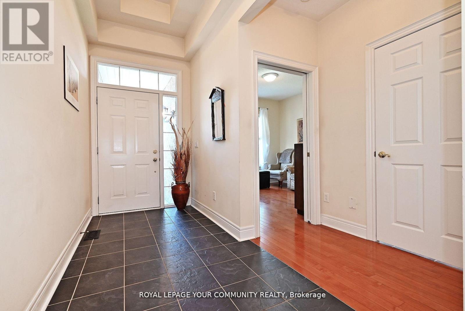 84 Long Stan, Whitchurch-Stouffville, Ontario  L4A 1P5 - Photo 3 - N12141325