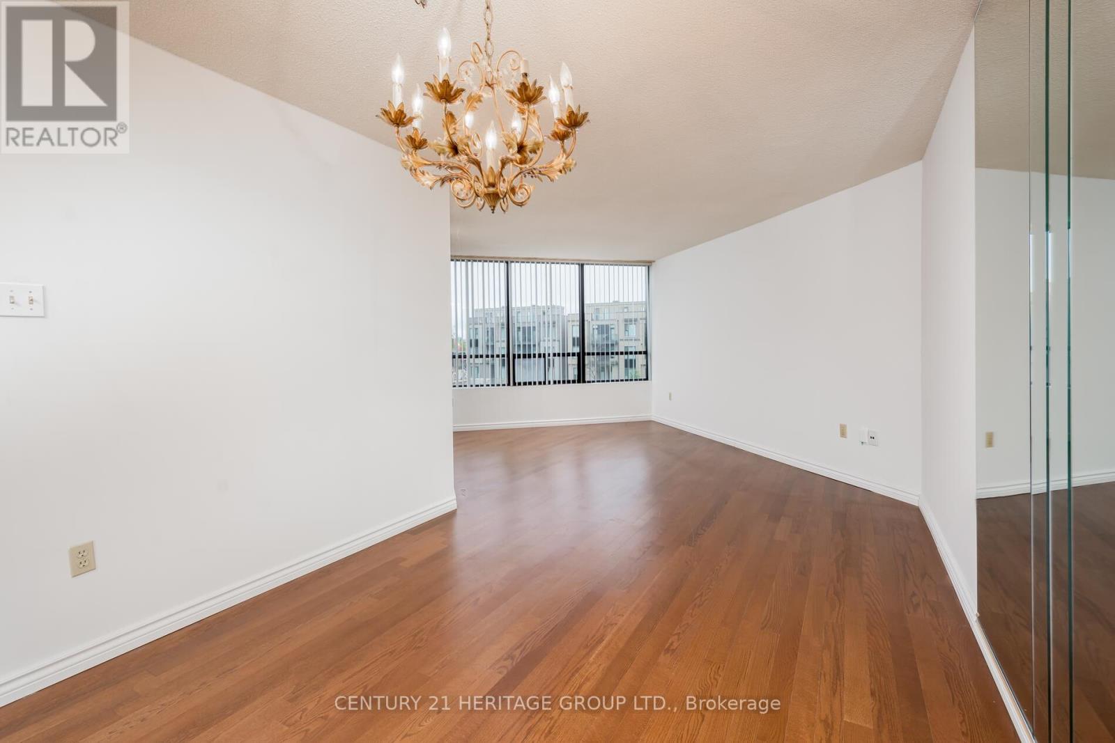306 - 7420 Bathurst Street S, Vaughan, Ontario  L4J 6X4 - Photo 2 - N12141327