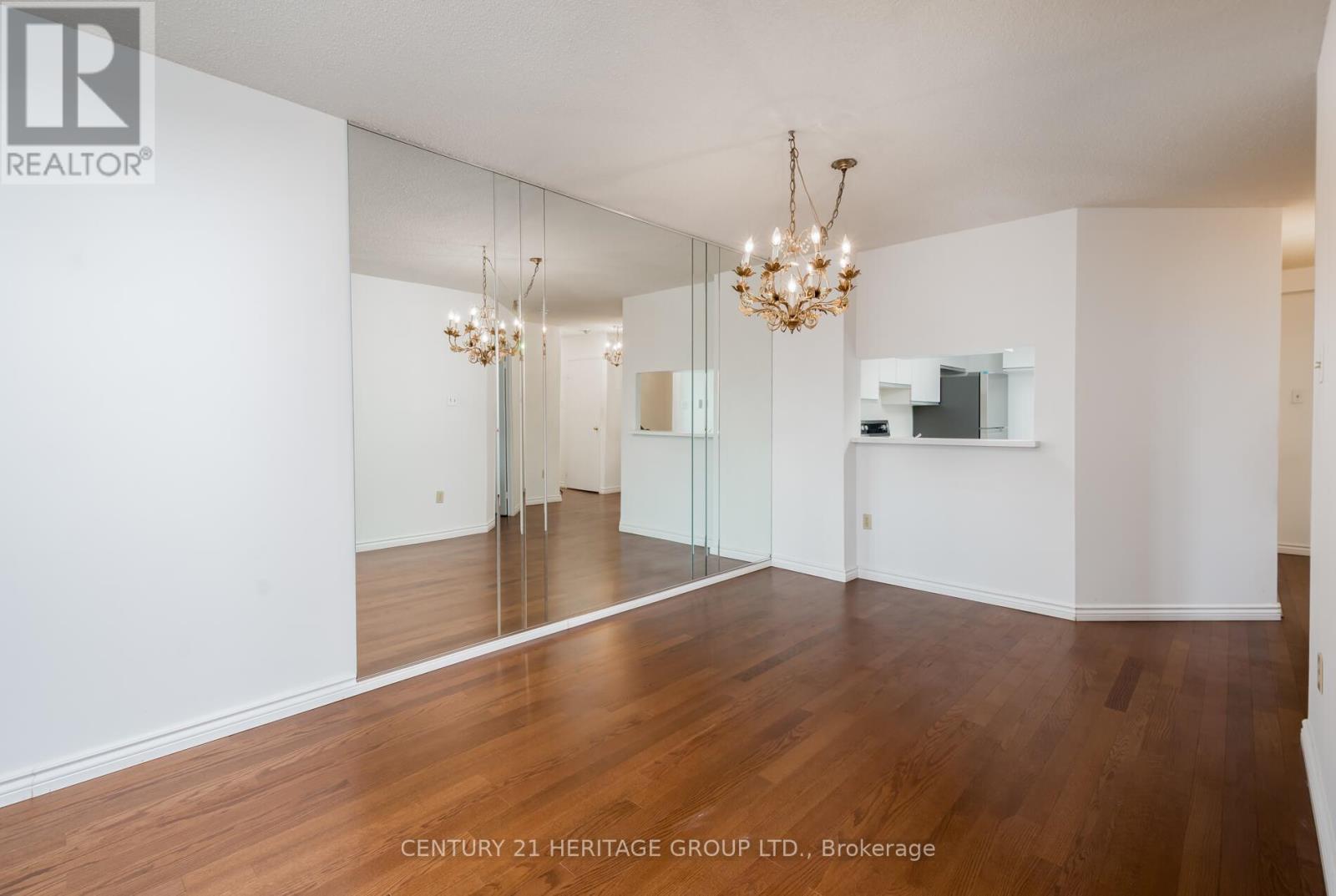 306 - 7420 Bathurst Street S, Vaughan, Ontario  L4J 6X4 - Photo 4 - N12141327