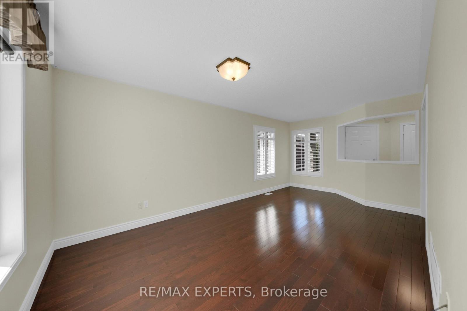 21 Preston Avenue, New Tecumseth, Ontario  L9R 1Y6 - Photo 8 - N12141350