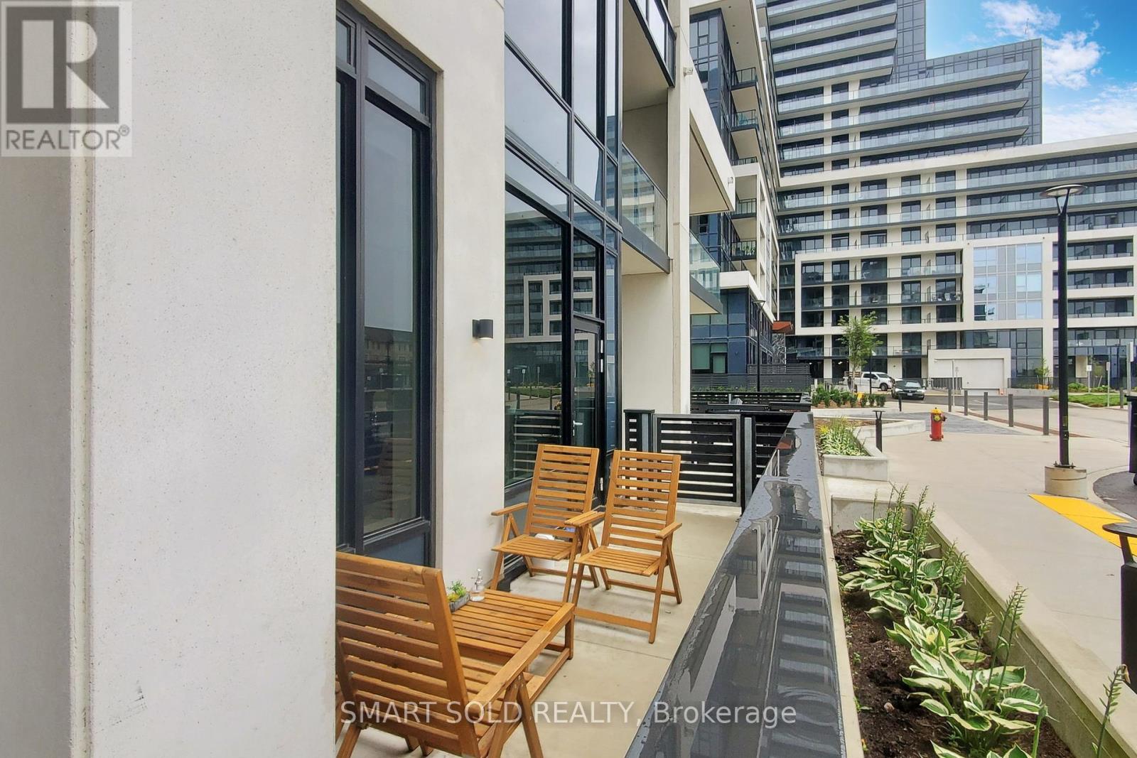 116 - 3200 William Coltson Avenue, Oakville, Ontario  L6H 7W6 - Photo 6 - W12141112