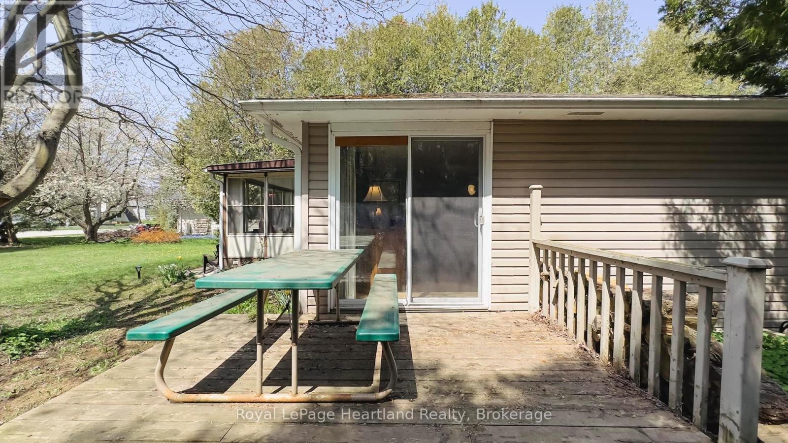 116 Seneca Street, Huron-Kinloss, Ontario  N0G 2R0 - Photo 37 - X12141595