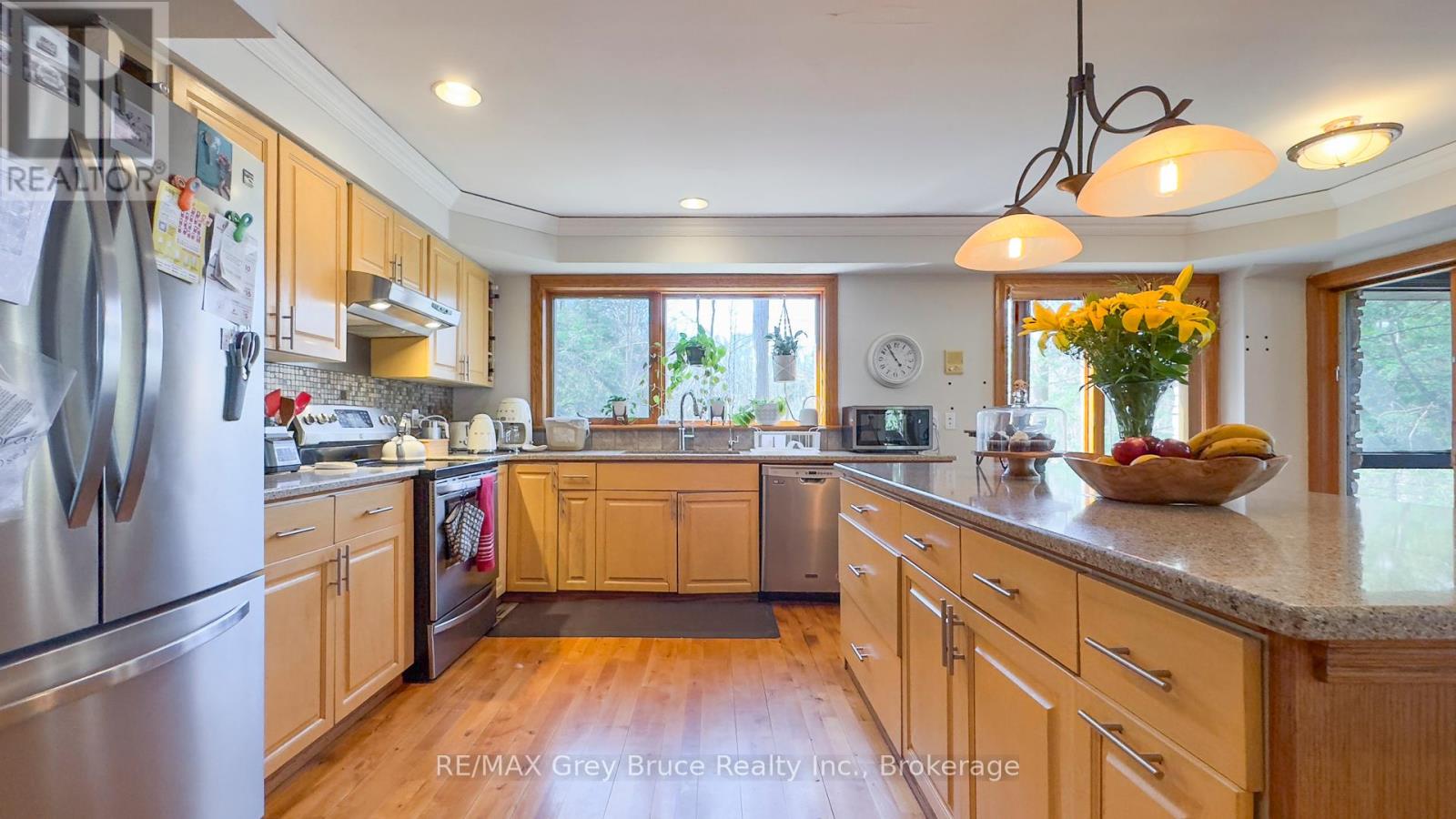 128 Thornridge Road, Meaford, Ontario  N0H 1B0 - Photo 12 - X12141632