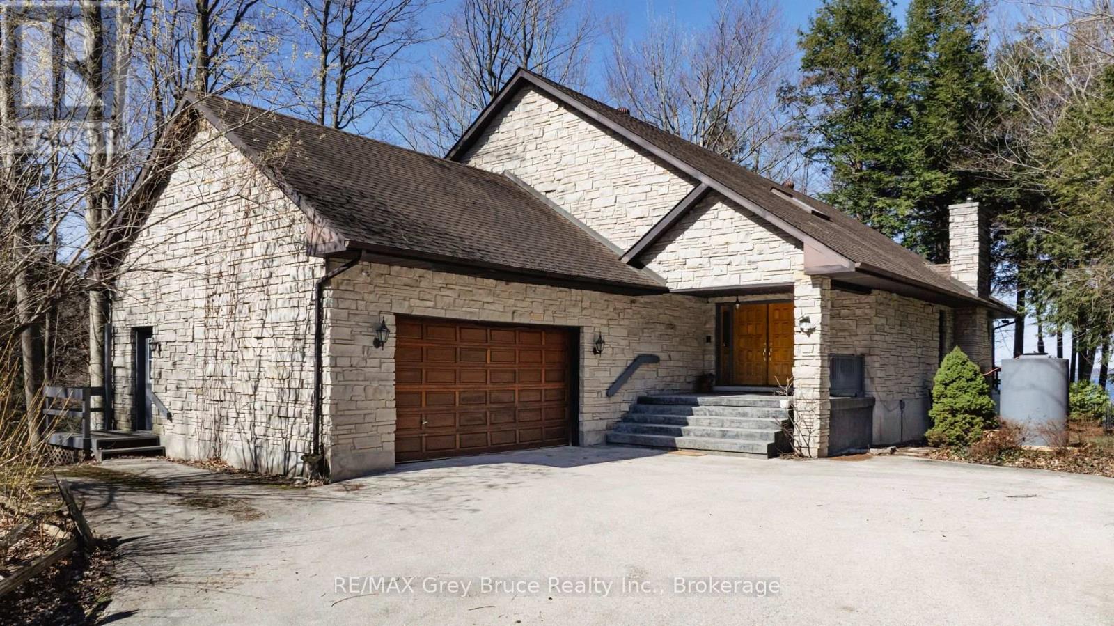 128 Thornridge Road, Meaford, Ontario  N0H 1B0 - Photo 2 - X12141632
