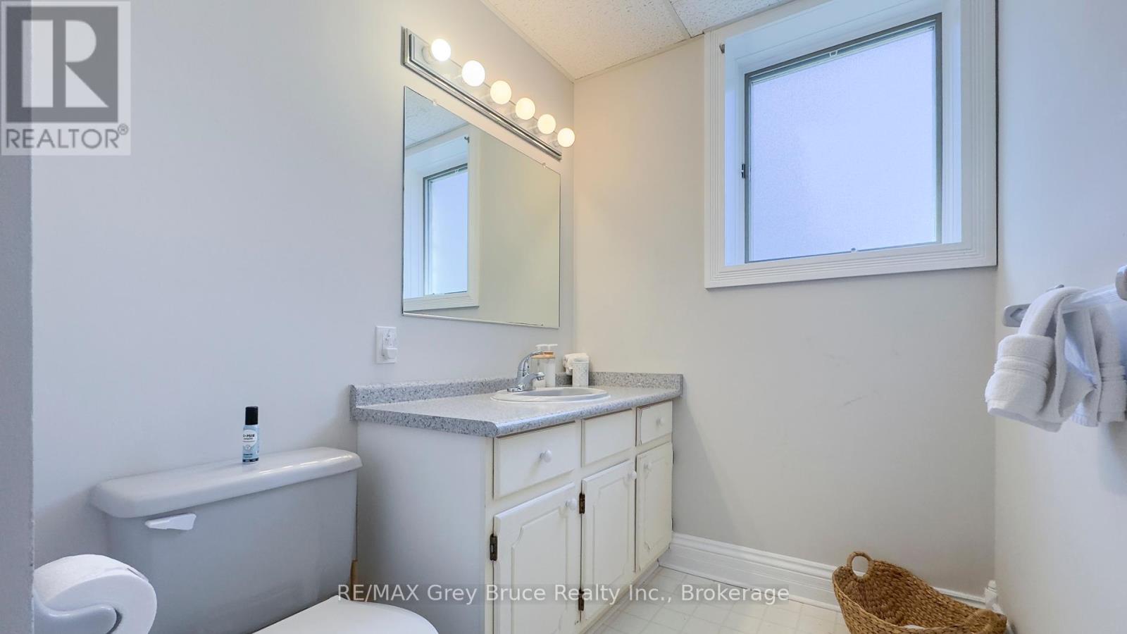 128 Thornridge Road, Meaford, Ontario  N0H 1B0 - Photo 38 - X12141632