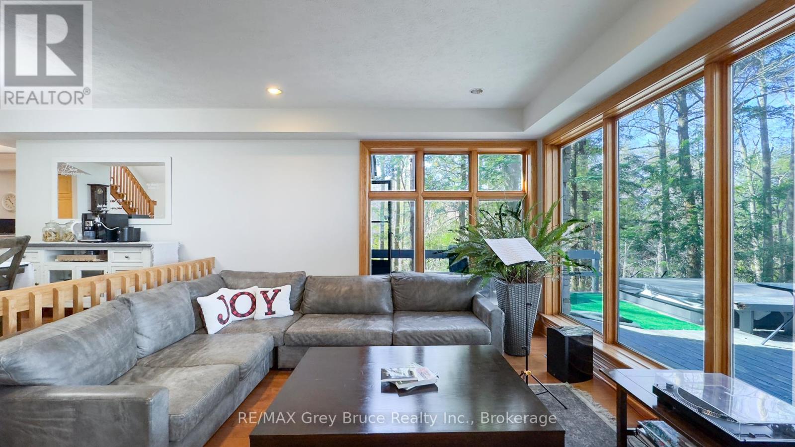 128 Thornridge Road, Meaford, Ontario  N0H 1B0 - Photo 8 - X12141632