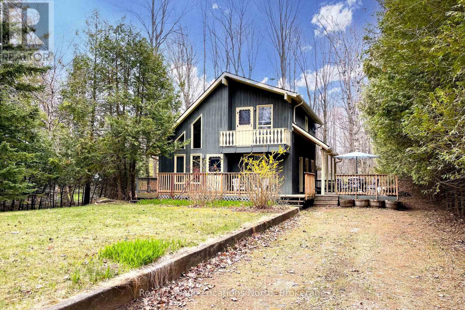 118 Sunset Boulevard, Blue Mountains, Ontario  N0H 2P0 - Photo 1 - X12141657