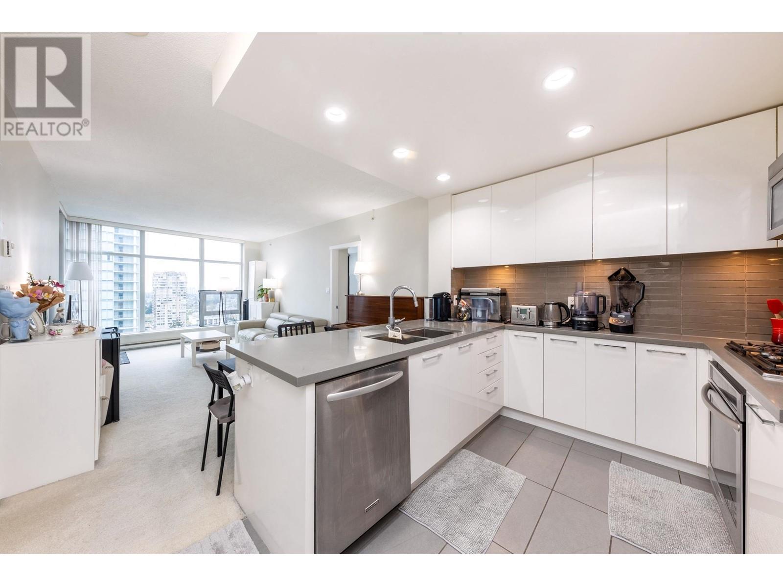 2505 4880 Bennett Street, Burnaby, British Columbia  V5H 0C1 - Photo 3 - R2998758