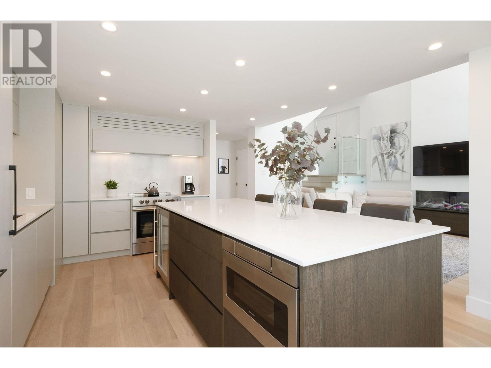 801 1236 Bidwell Street, Vancouver, British Columbia  V6G 2K9 - Photo 8 - R2998905