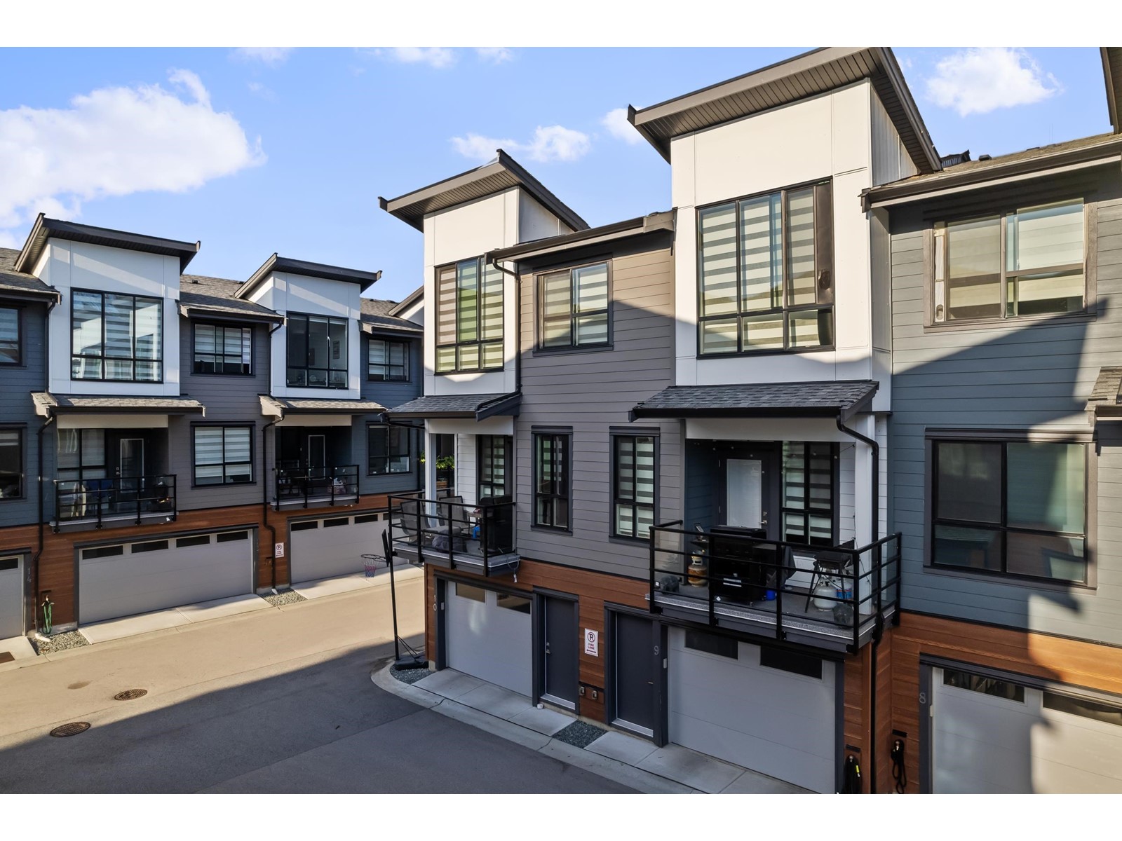 10 7177 194a Street, Surrey, British Columbia  V4N 6V6 - Photo 2 - R3000142