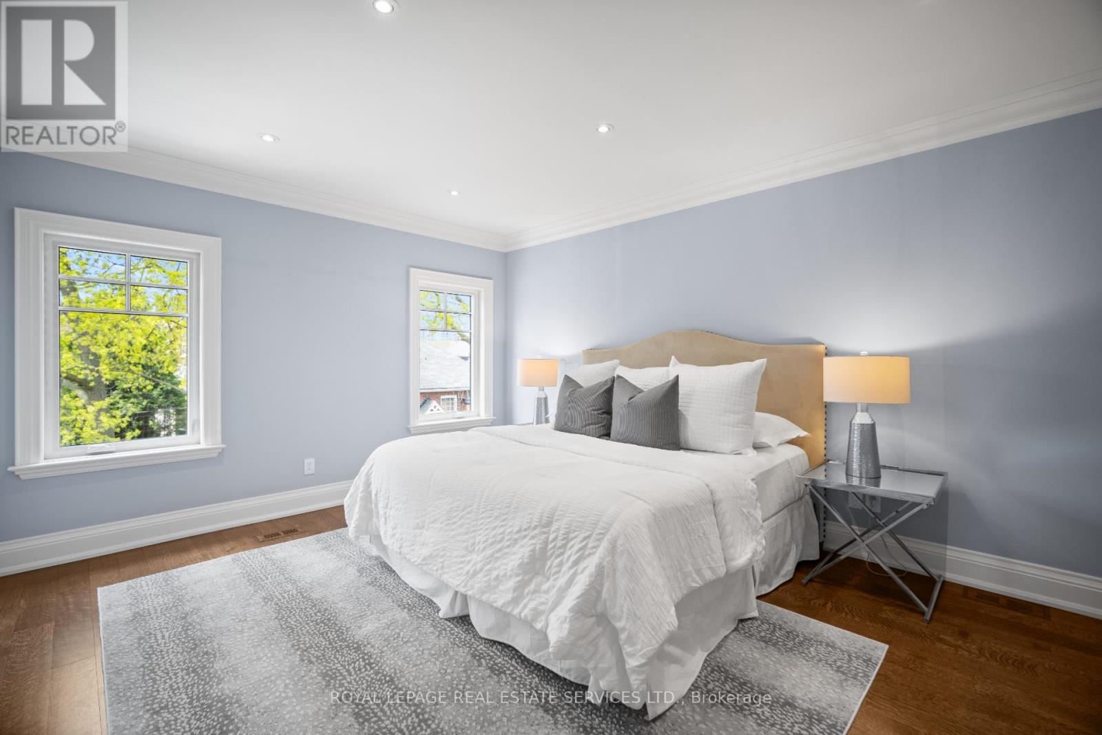 546 Prince Edward Drive N, Toronto, Ontario  M8X 2M7 - Photo 23 - W12141334