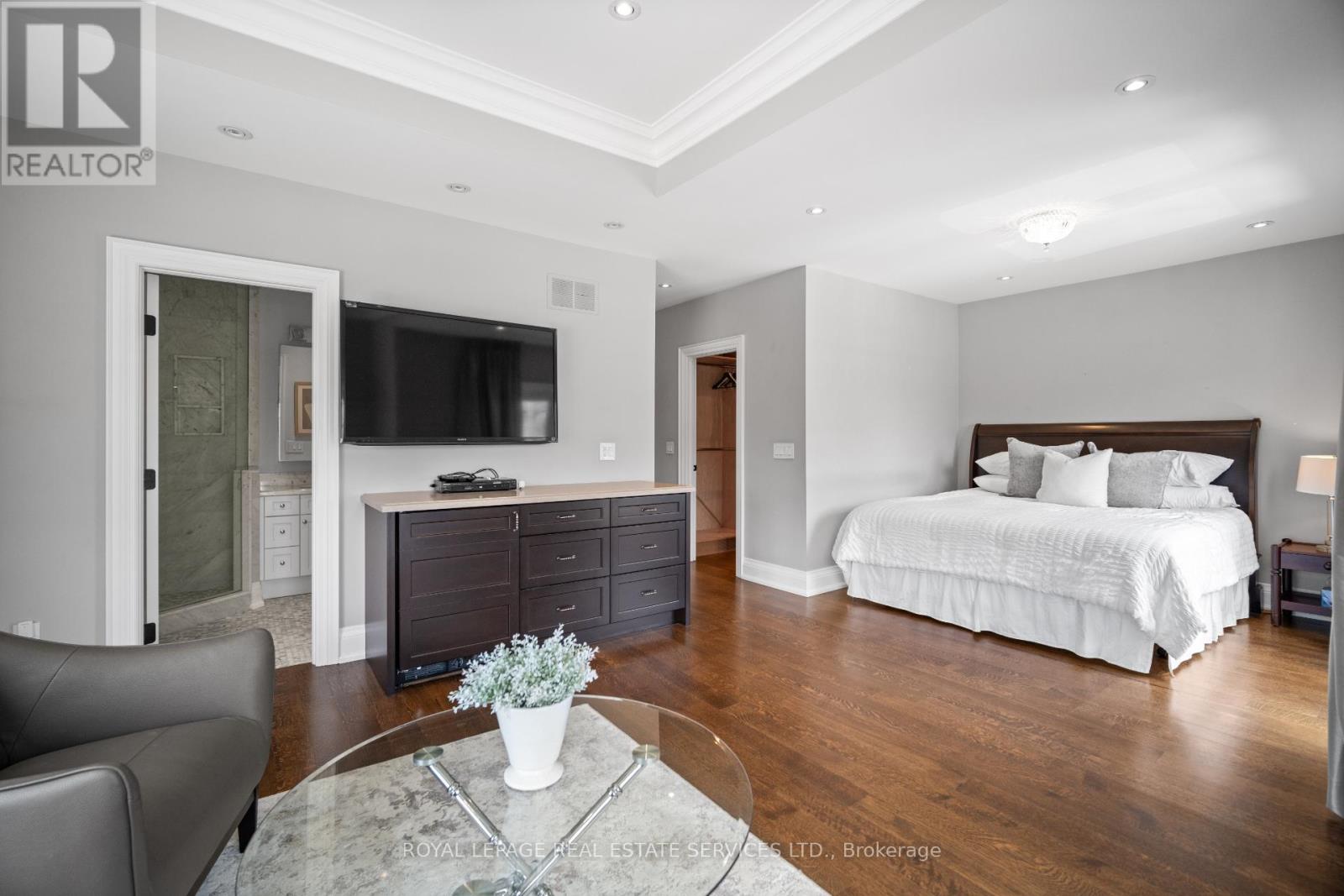 546 Prince Edward Drive N, Toronto, Ontario  M8X 2M7 - Photo 30 - W12141334