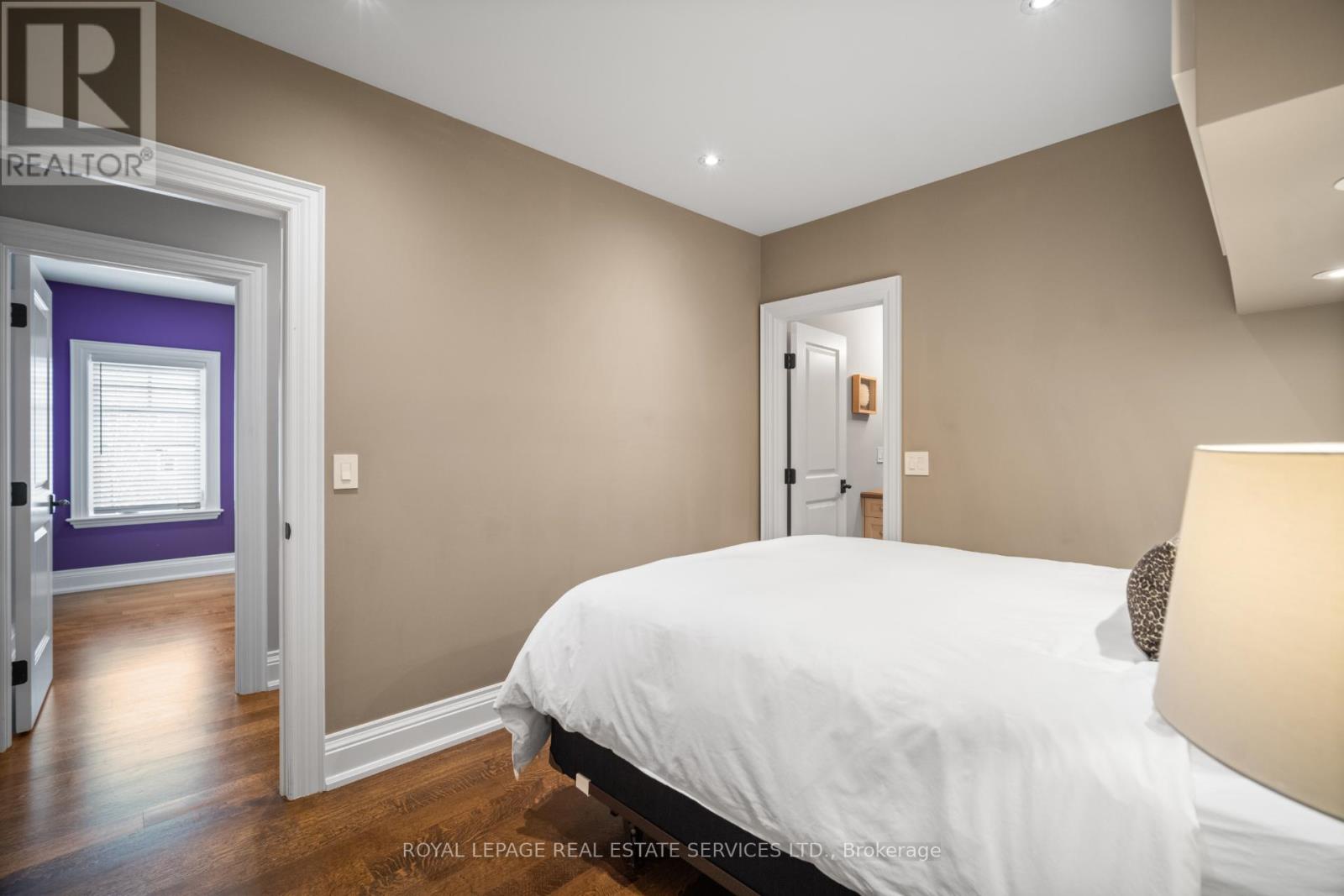 546 Prince Edward Drive N, Toronto, Ontario  M8X 2M7 - Photo 38 - W12141334