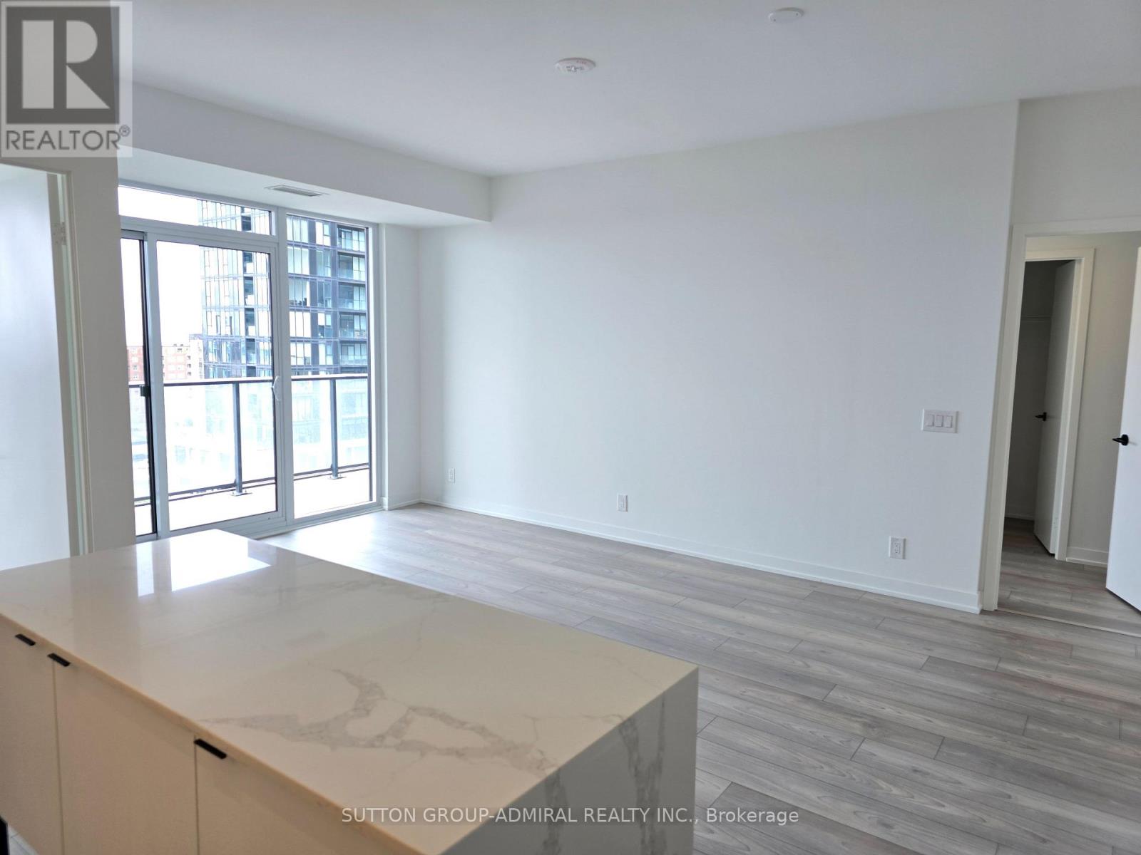 819 - 285 Dufferin Street W, Toronto, Ontario  M6K 1E6 - Photo 11 - W12141360