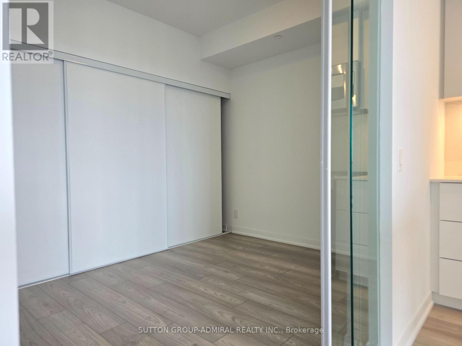 819 - 285 Dufferin Street W, Toronto, Ontario  M6K 1E6 - Photo 12 - W12141360