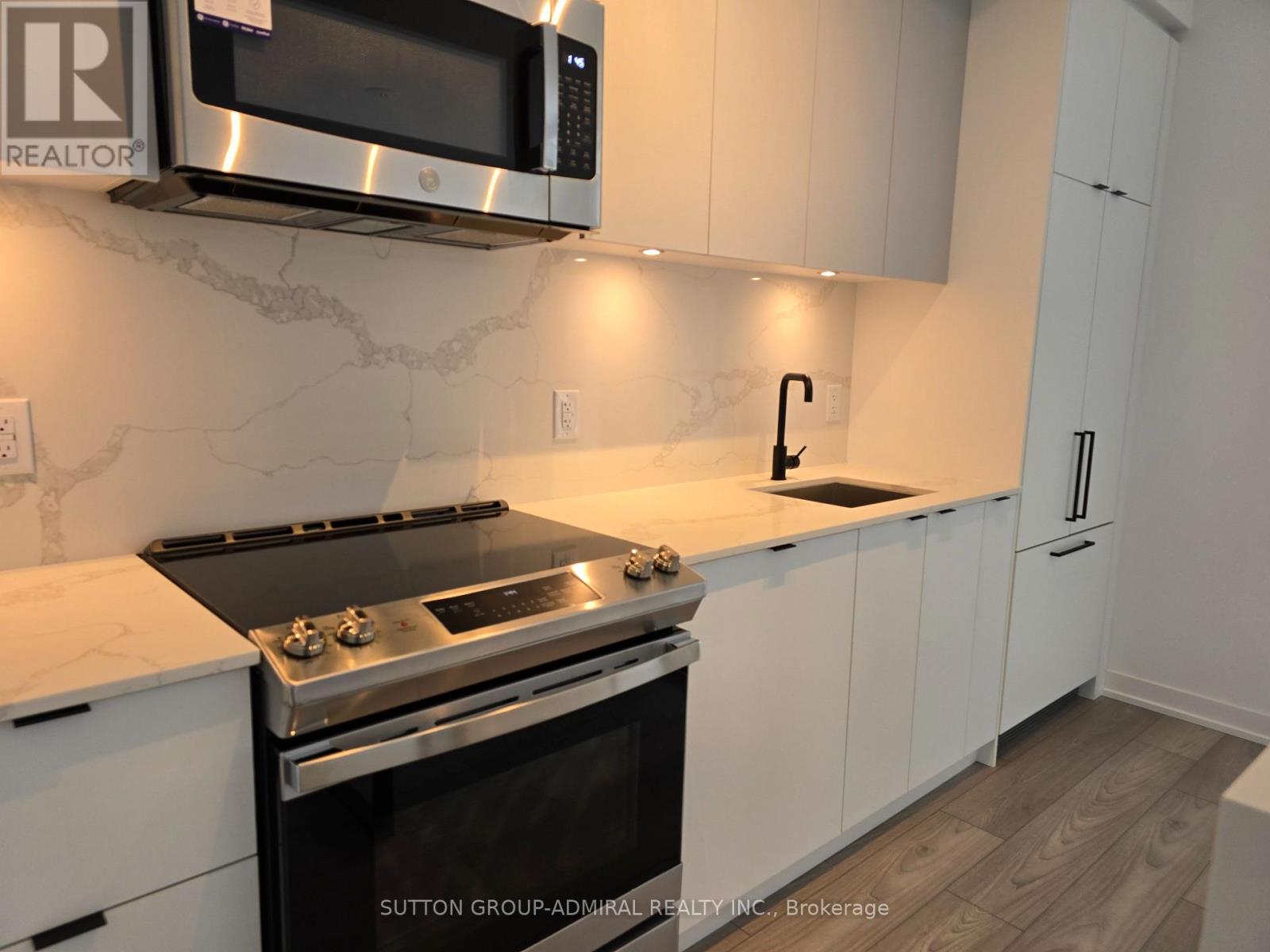 819 - 285 Dufferin Street W, Toronto, Ontario  M6K 1E6 - Photo 9 - W12141360