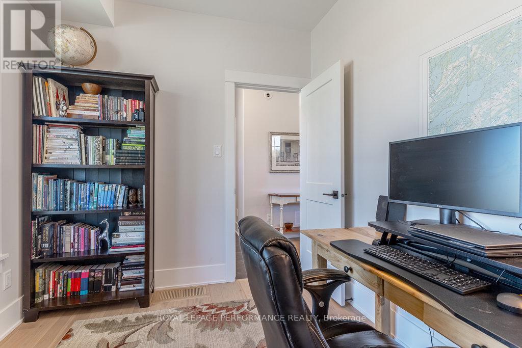 27 Shelter Cove Drive, Westport, Ontario  K0G 1X0 - Photo 10 - X12141619