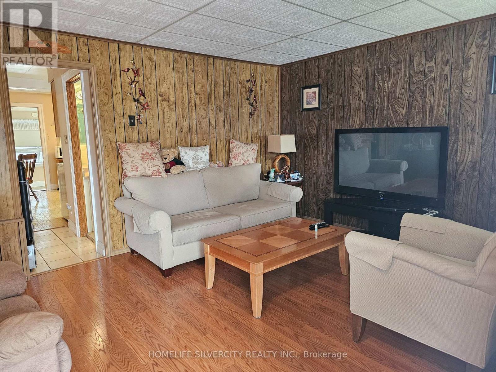 Property at 3099 MERRITT AVENUE image 3