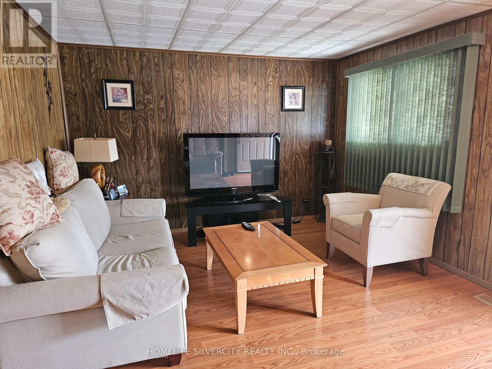 Property at 3099 MERRITT AVENUE image 4