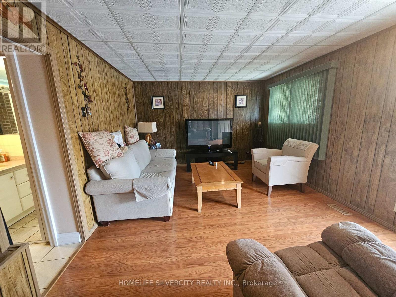 Property at 3099 MERRITT AVENUE image 5