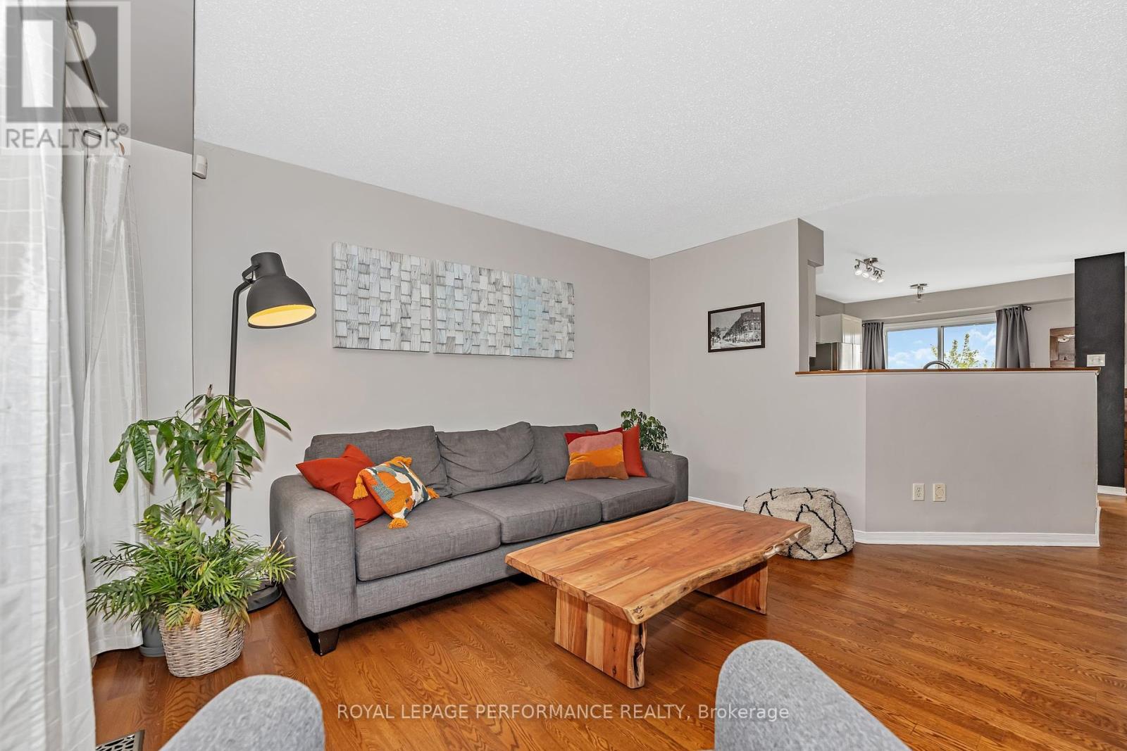 Property at 40 CARWOOD CIRCLE image 4