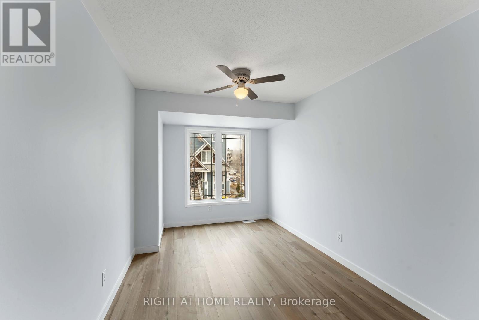 421 Hillsboro, Ottawa, Ontario  K2M 3A7 - Photo 20 - X12141696