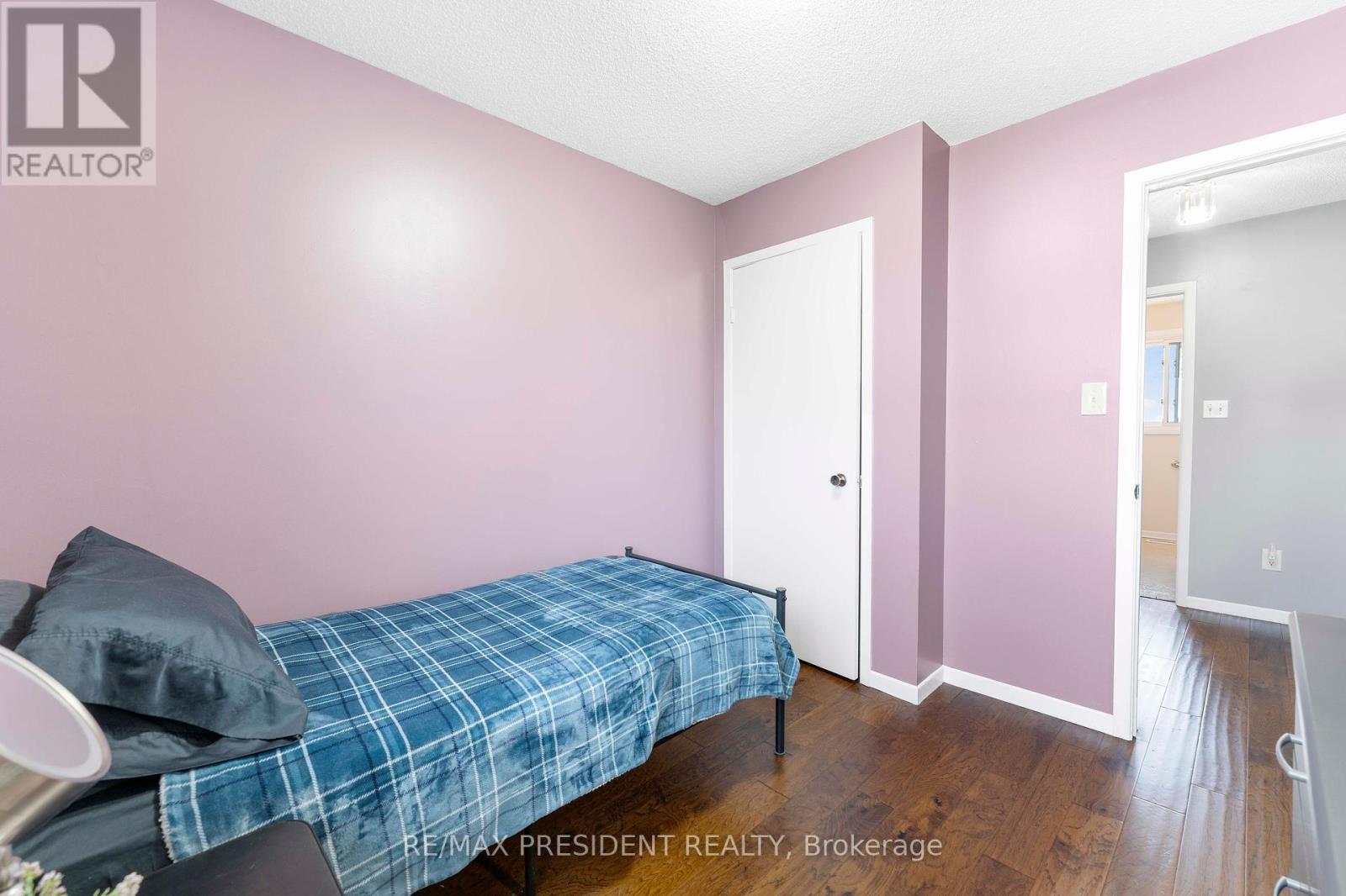12 Summertime Court, Brampton (Heart Lake), Ontario  L6Z 2B4 - Photo 16 - W12141432