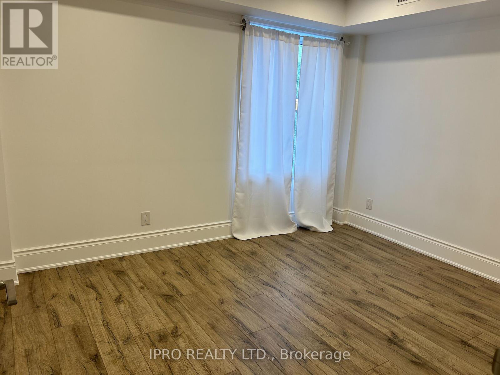 2 - 1661 Lakeshore Road W, Mississauga, Ontario  L5J 1J4 - Photo 7 - W12141446