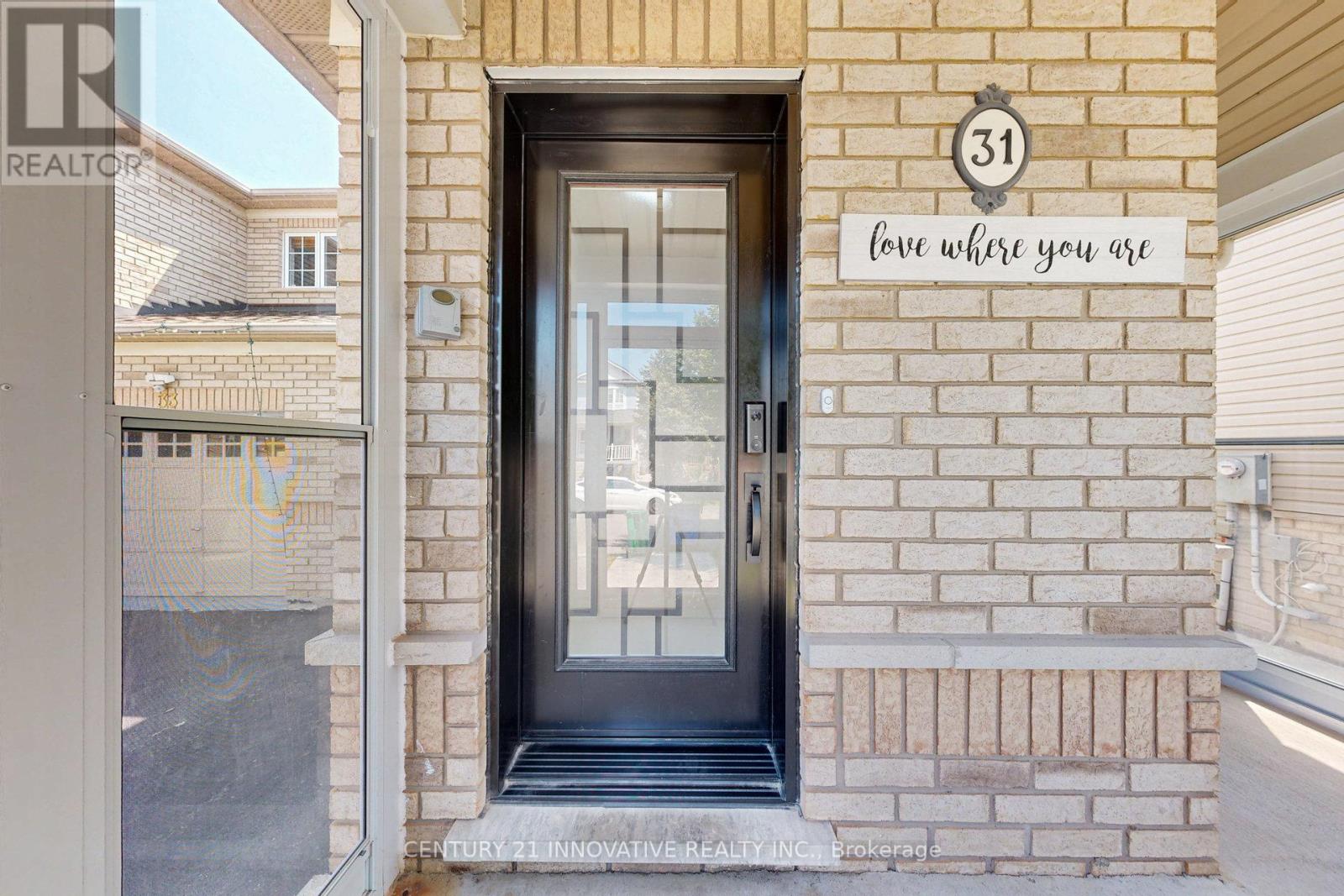 31 Stable Gate, Brampton, Ontario  L7A 1V7 - Photo 2 - W12141487