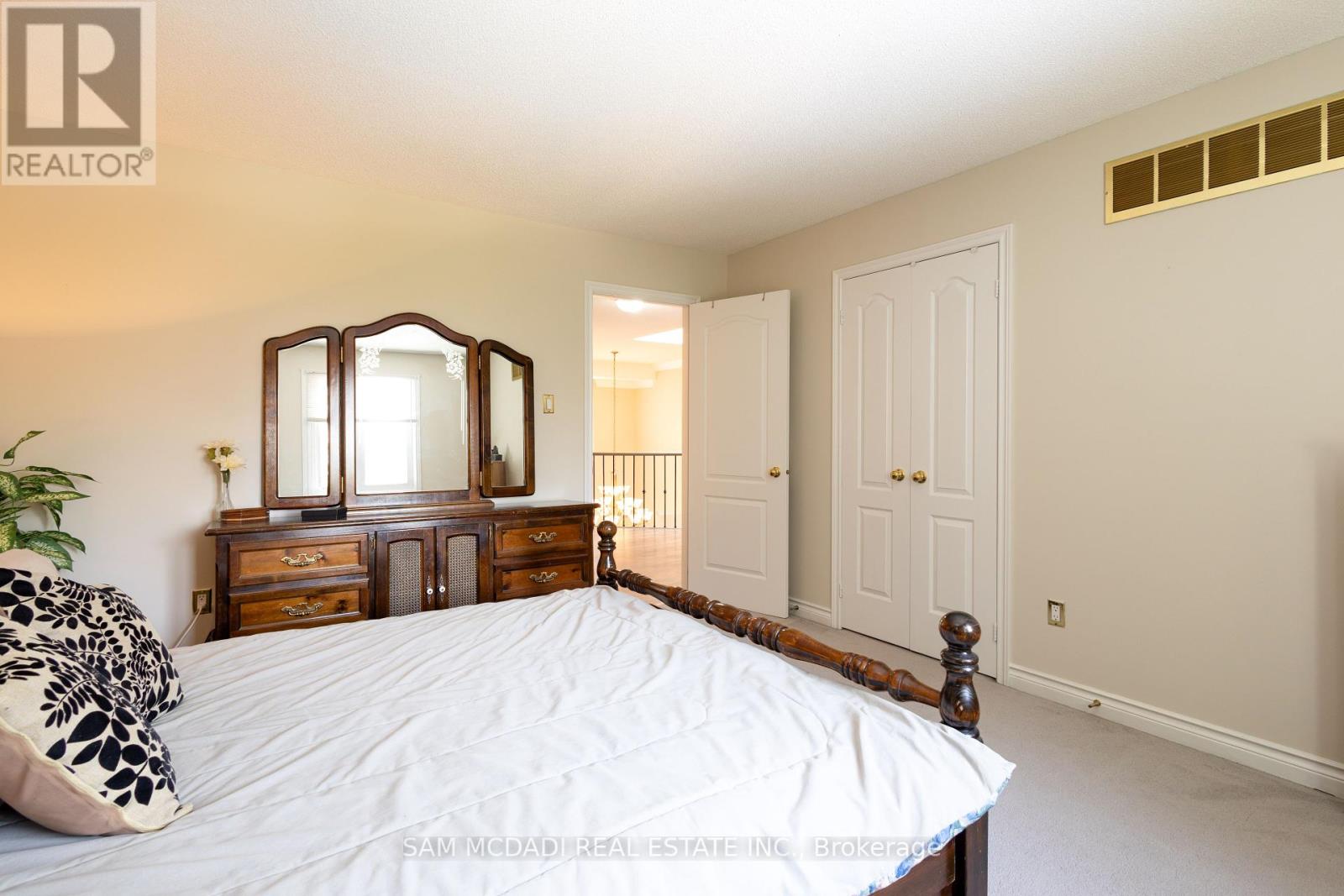 5465 Shorecrest Crescent, Mississauga (East Credit), Ontario  L5M 4Y6 - Photo 31 - W12141496