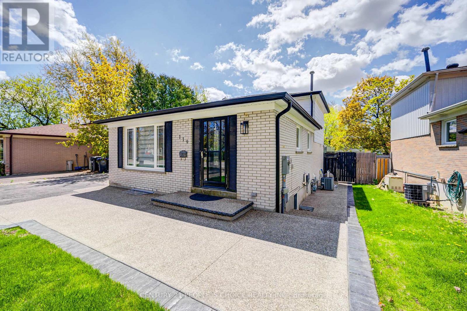 Property at 119 RUTHERFORD ROAD N image 3
