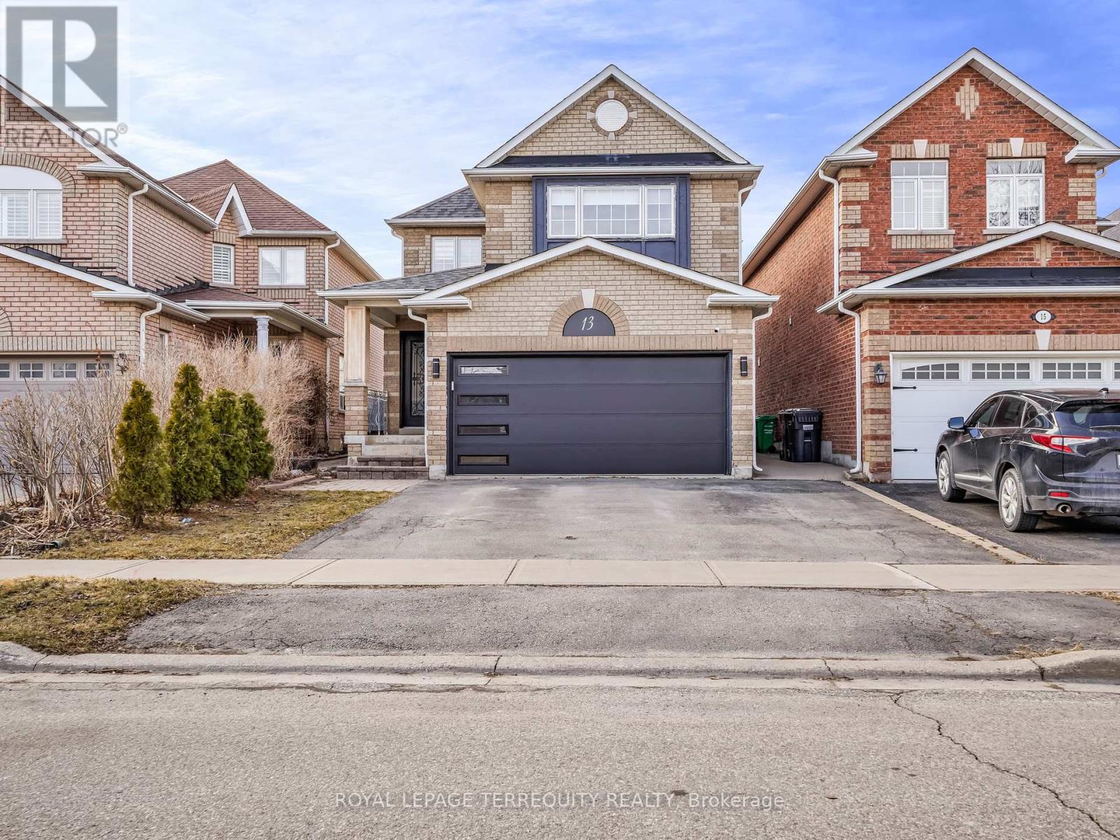 13 Humbershed Crescent, Caledon, Ontario  L7E 2X2 - Photo 2 - W12141524
