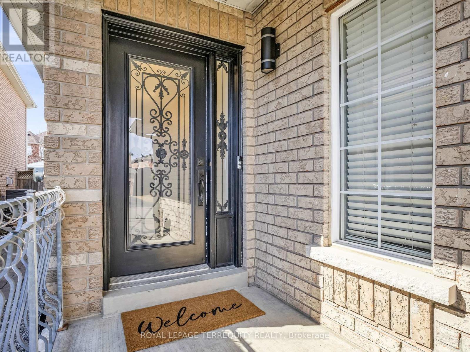 13 Humbershed Crescent, Caledon, Ontario  L7E 2X2 - Photo 4 - W12141524