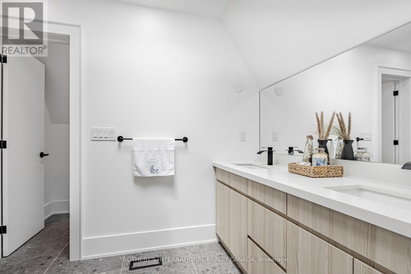 6 Twenty Fifth Street, Toronto, Ontario  M8V 3P3 - Photo 22 - W12141566
