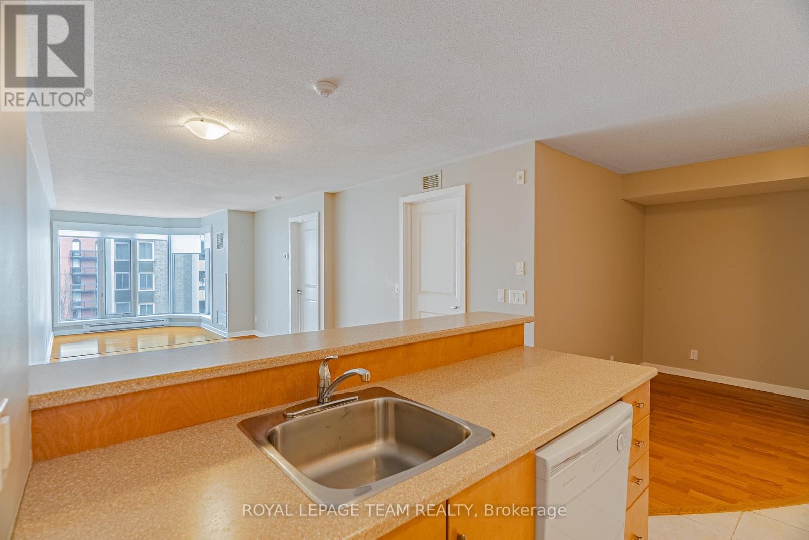 804 - 138 Somerset Street W, Ottawa, Ontario  K2P 0A3 - Photo 13 - X12132122
