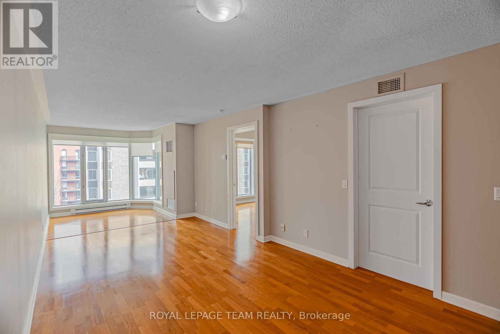 804 - 138 Somerset Street W, Ottawa, Ontario  K2P 0A3 - Photo 17 - X12132122
