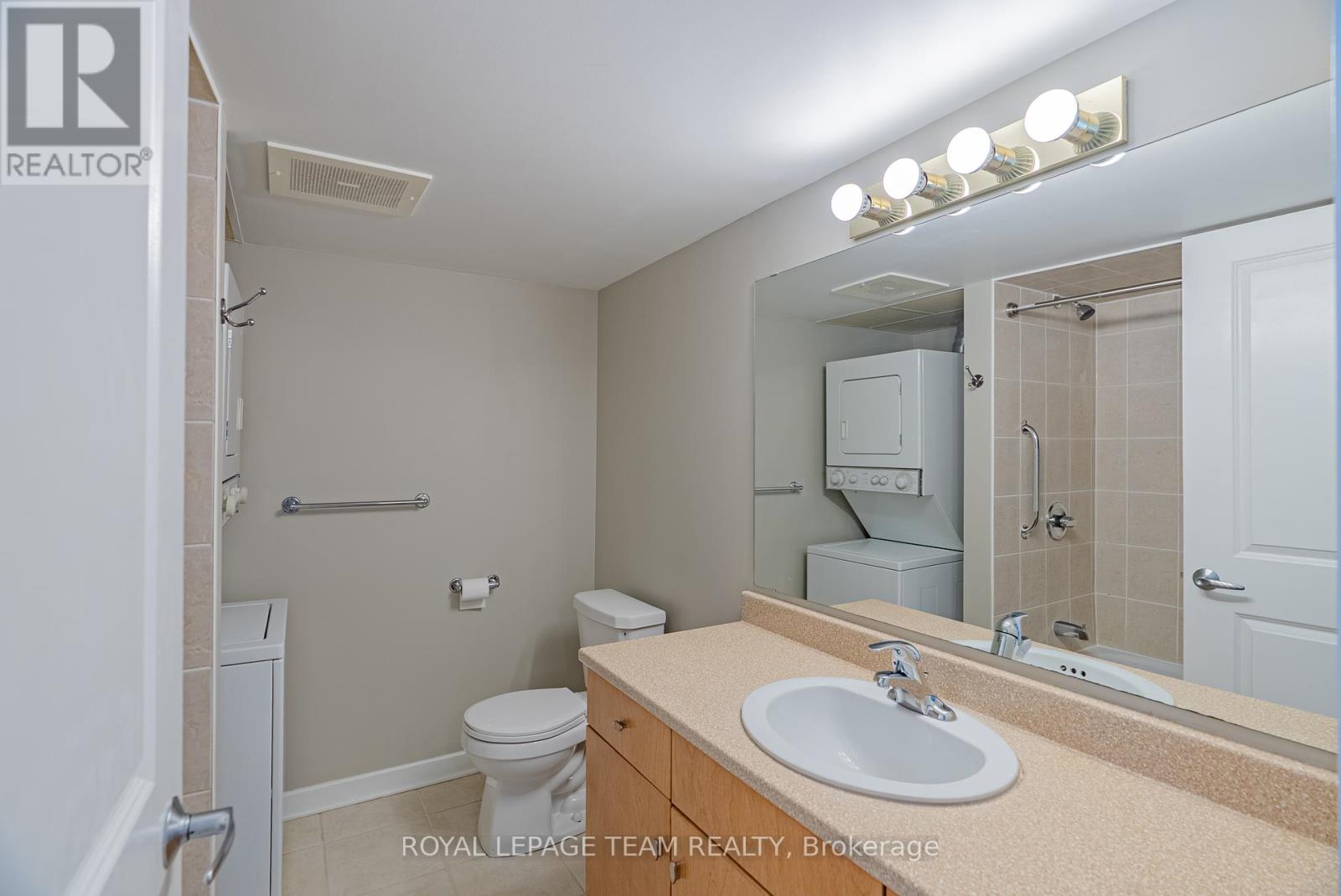 804 - 138 Somerset Street W, Ottawa, Ontario  K2P 0A3 - Photo 9 - X12132122