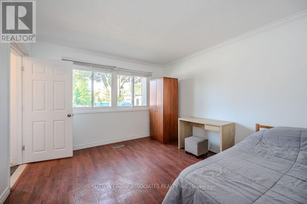 Property at 18 - 121 UNIVERSITY AVENUE E image 5