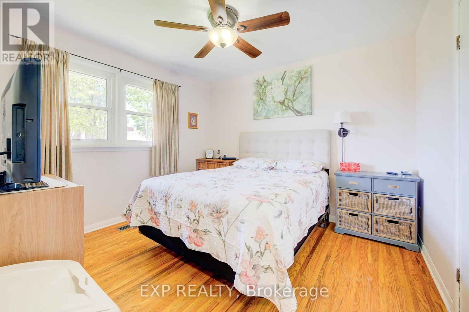 909 Cromwell Street, Woodstock (Woodstock - North), Ontario  N4S 5B4 - Photo 13 - X12141495