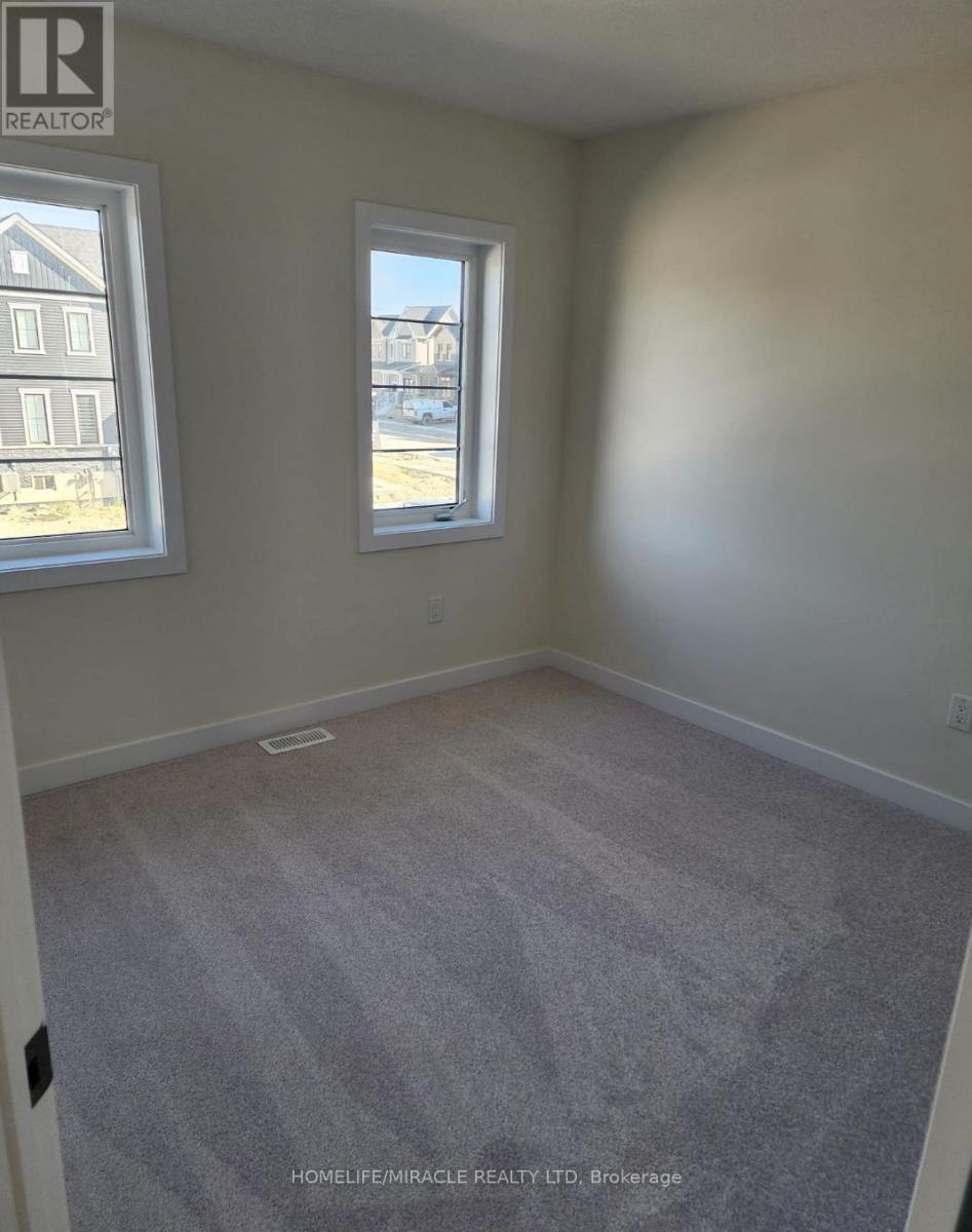 5 Pilley Road, Brantford, Ontario  N3T 0W7 - Photo 8 - X12141518