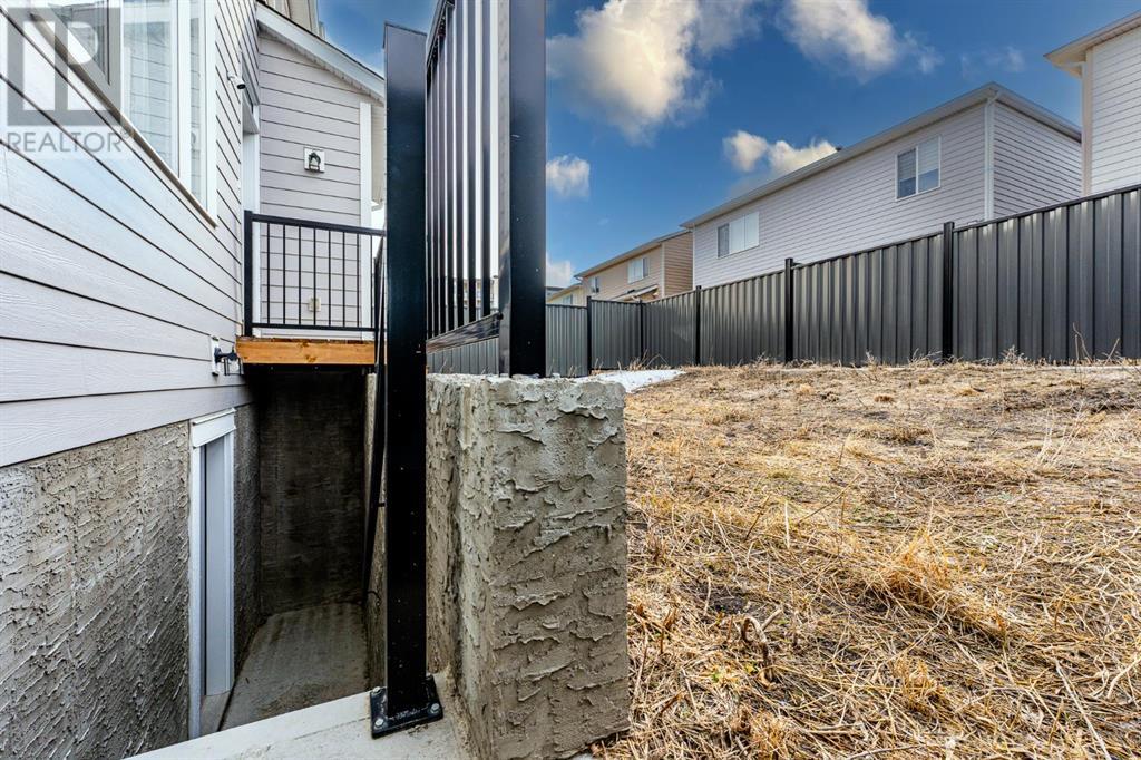 Property at 341 Yorkville Road SW image 3