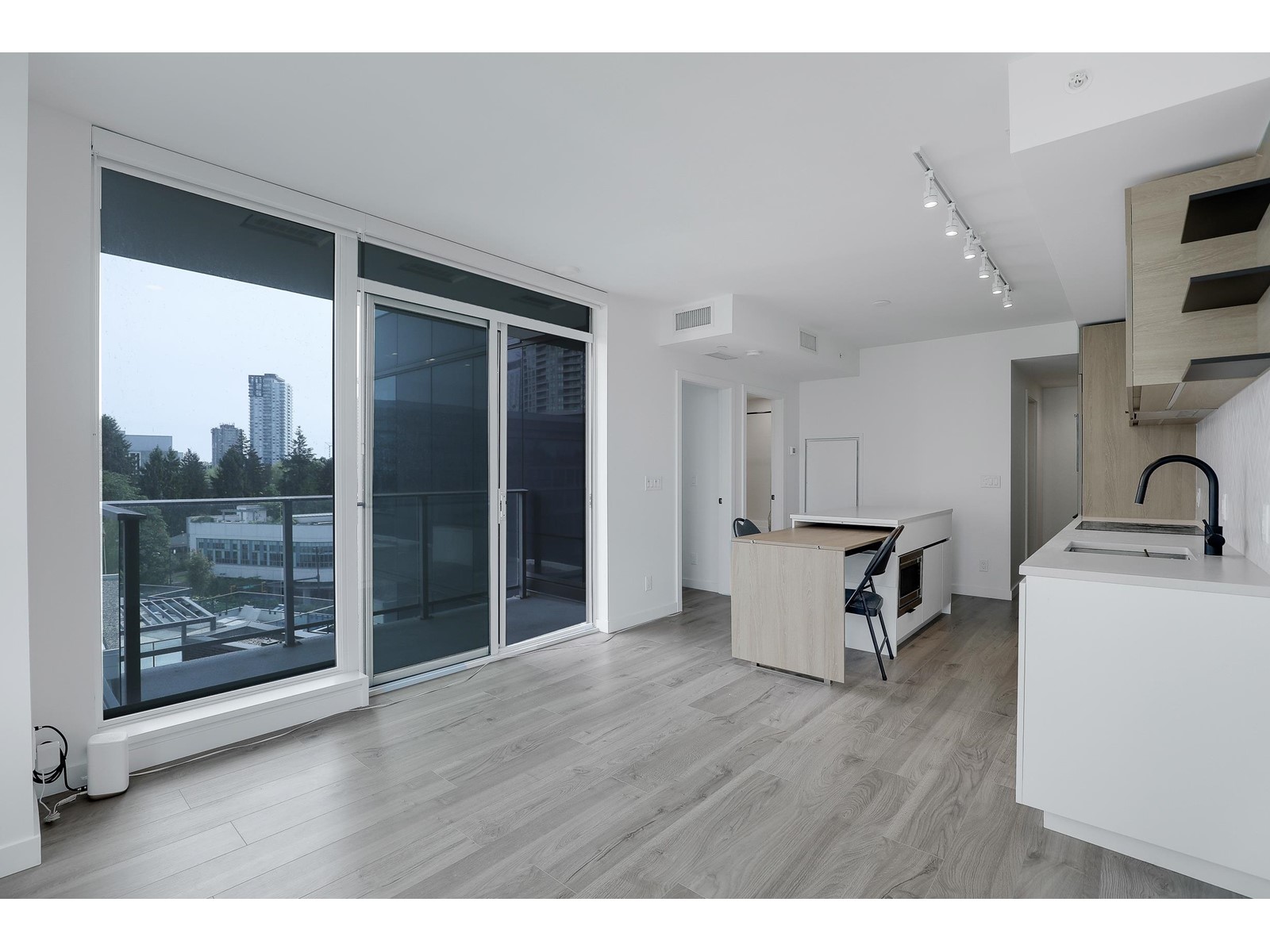 808 10448 University Drive, Surrey, British Columbia  V3T 0S7 - Photo 11 - R3001231