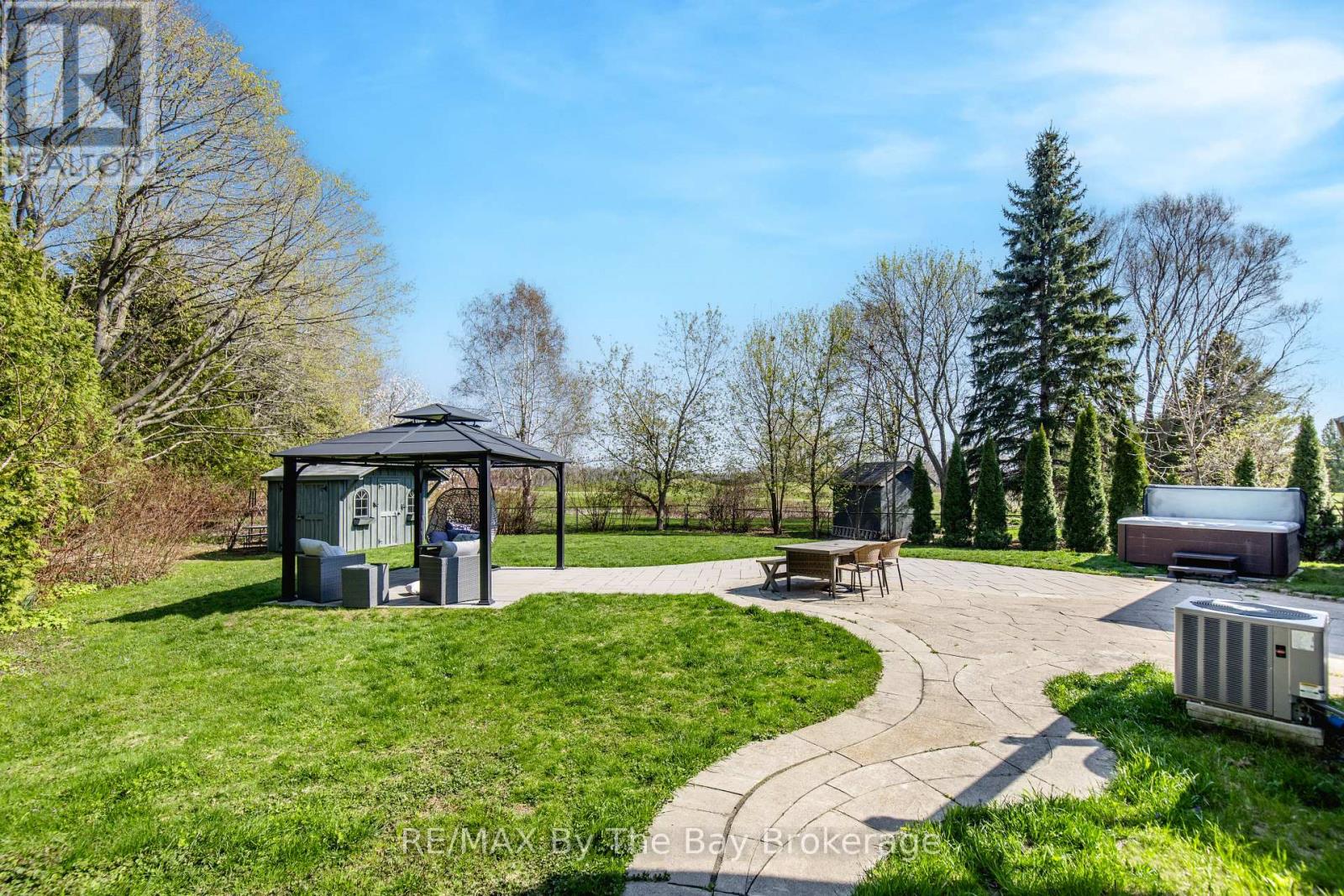 25 Britton Court, Wasaga Beach, Ontario L9Z 1C1 - Photo 8 - S12140607
