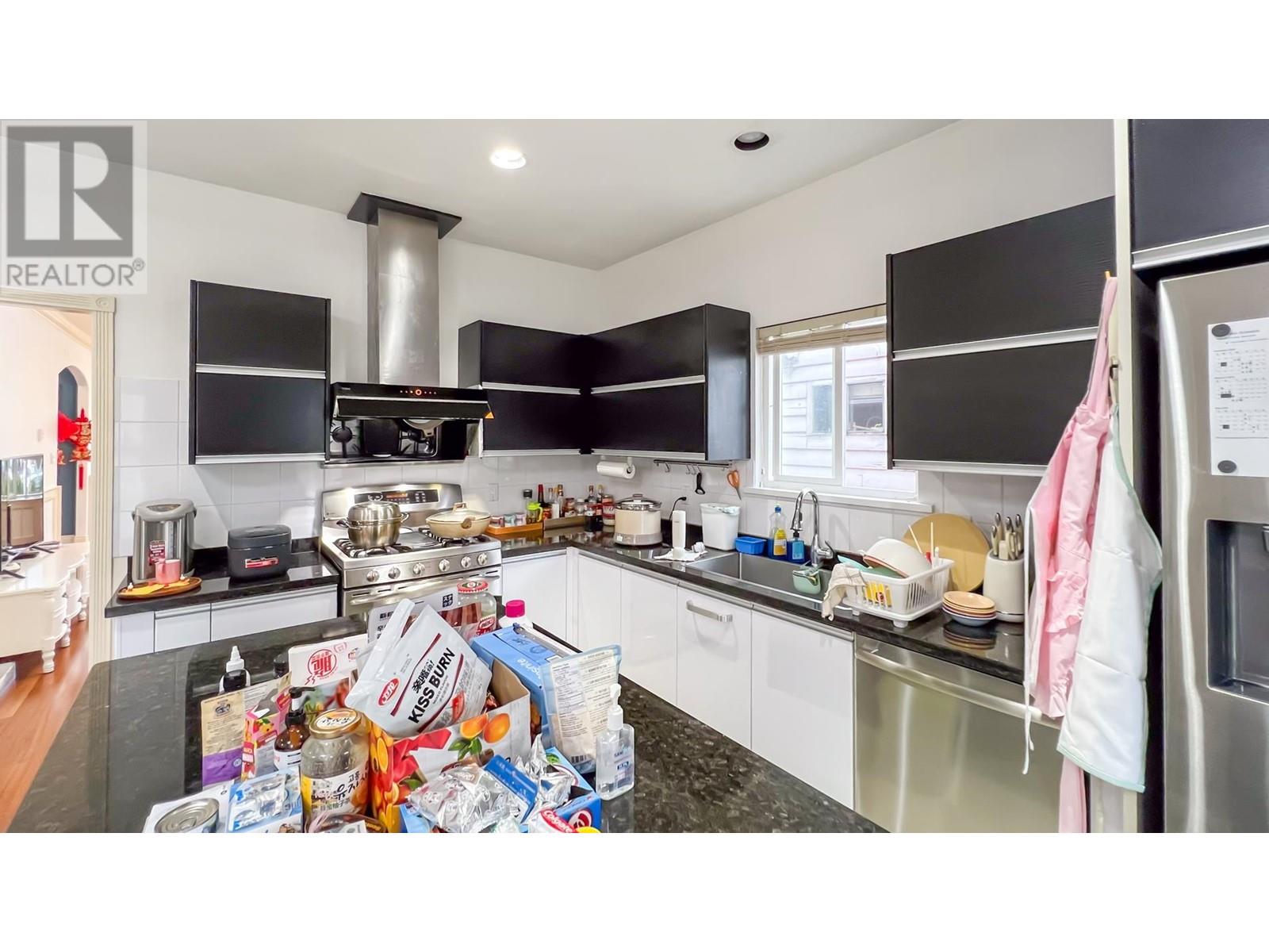 Listing Picture 11 of 40 : 2813 W 21ST AVENUE, Vancouver / 溫哥華 - 魯藝地產 Yvonne Lu Group - MLS Medallion Club Member