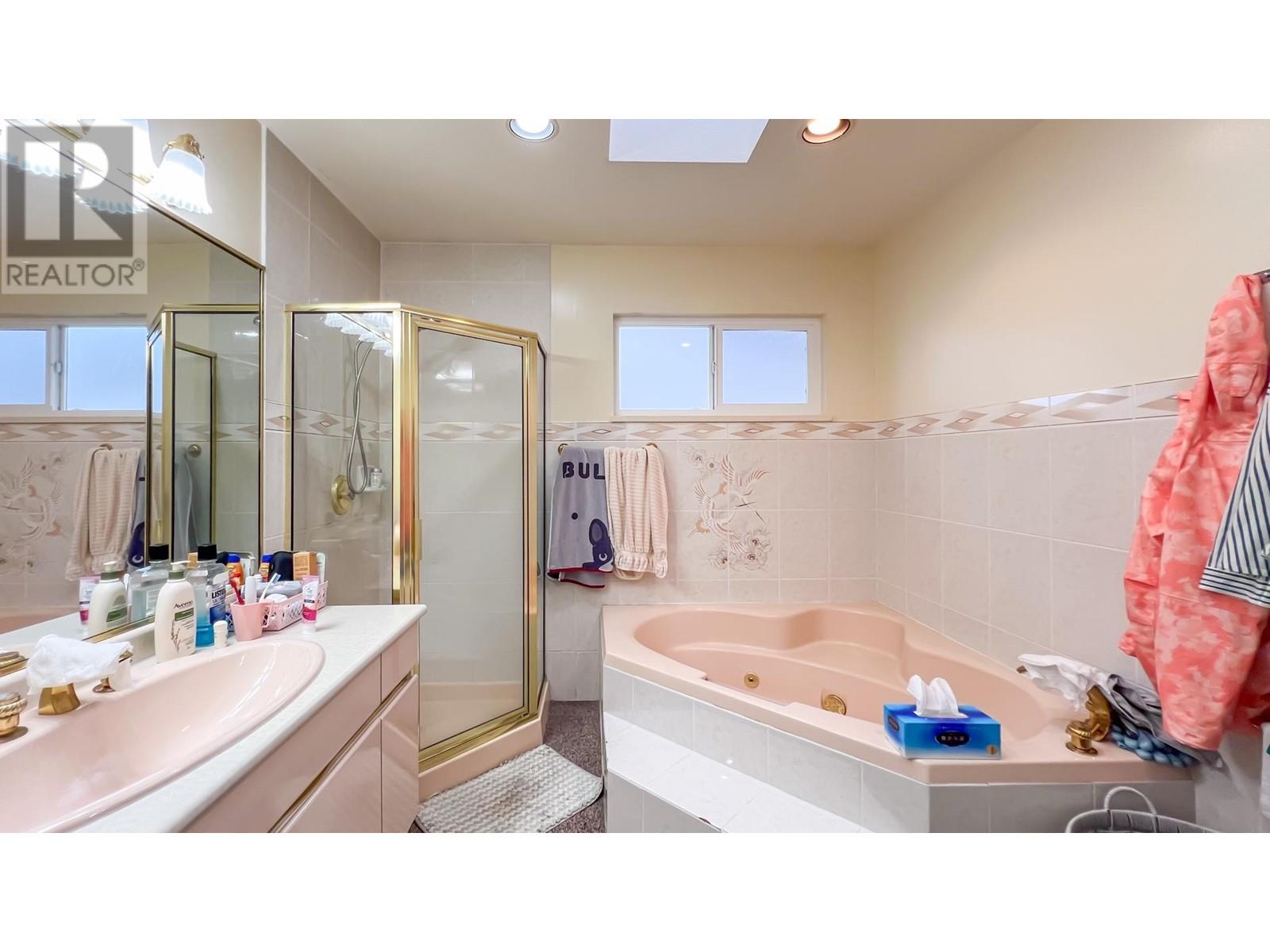 Listing Picture 23 of 40 : 2813 W 21ST AVENUE, Vancouver / 溫哥華 - 魯藝地產 Yvonne Lu Group - MLS Medallion Club Member