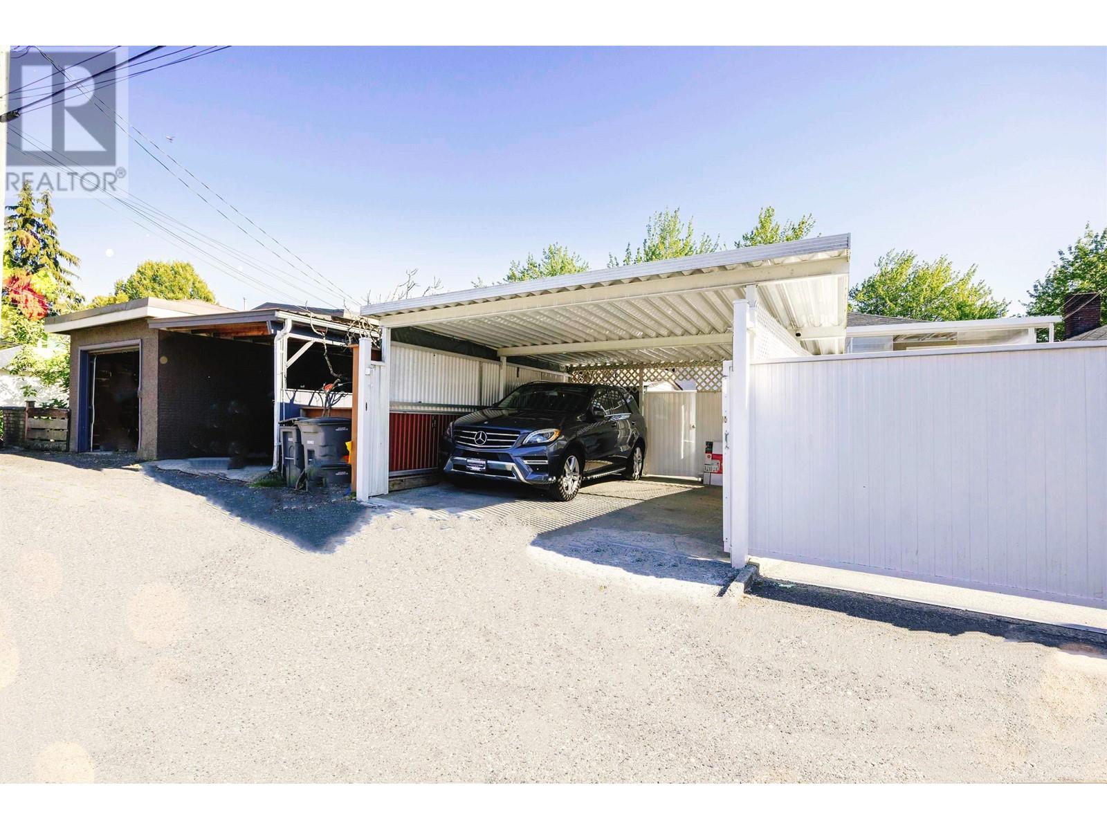 Property at 1465 E 49TH AVENUE image 4