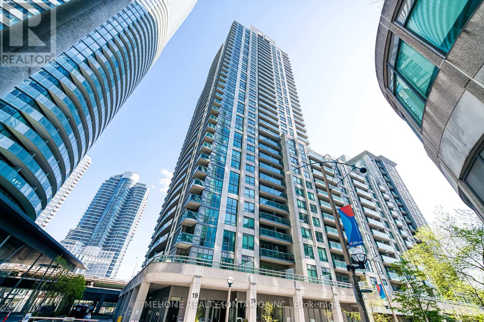 702 - 19 GRAND TRUNK ROAD, Toronto, Ontario