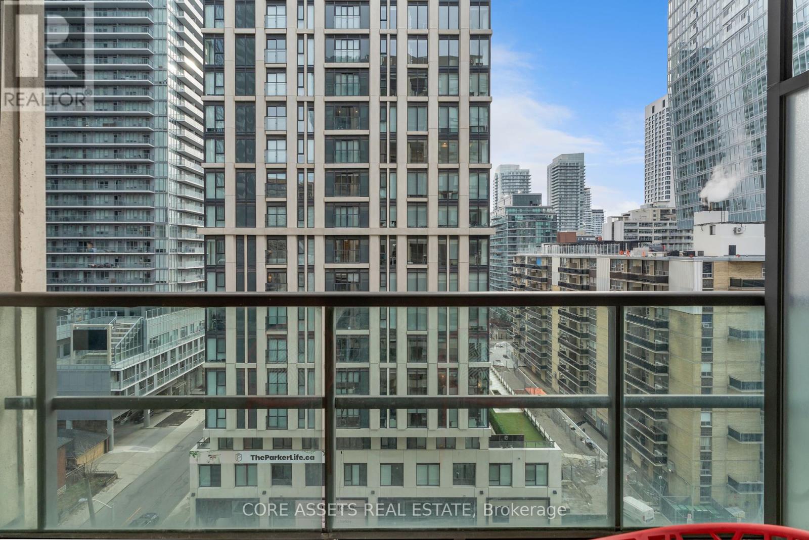 1004 - 88 Broadway Avenue, Toronto, Ontario  M4P 0A5 - Photo 17 - C12141736