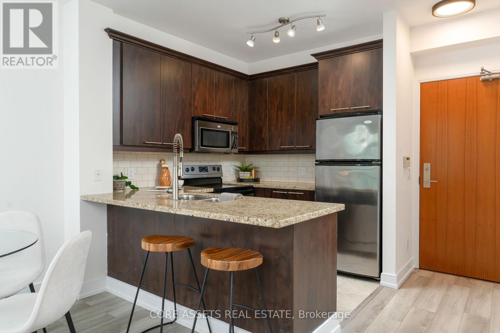 1004 - 88 Broadway Avenue, Toronto, Ontario  M4P 0A5 - Photo 6 - C12141736