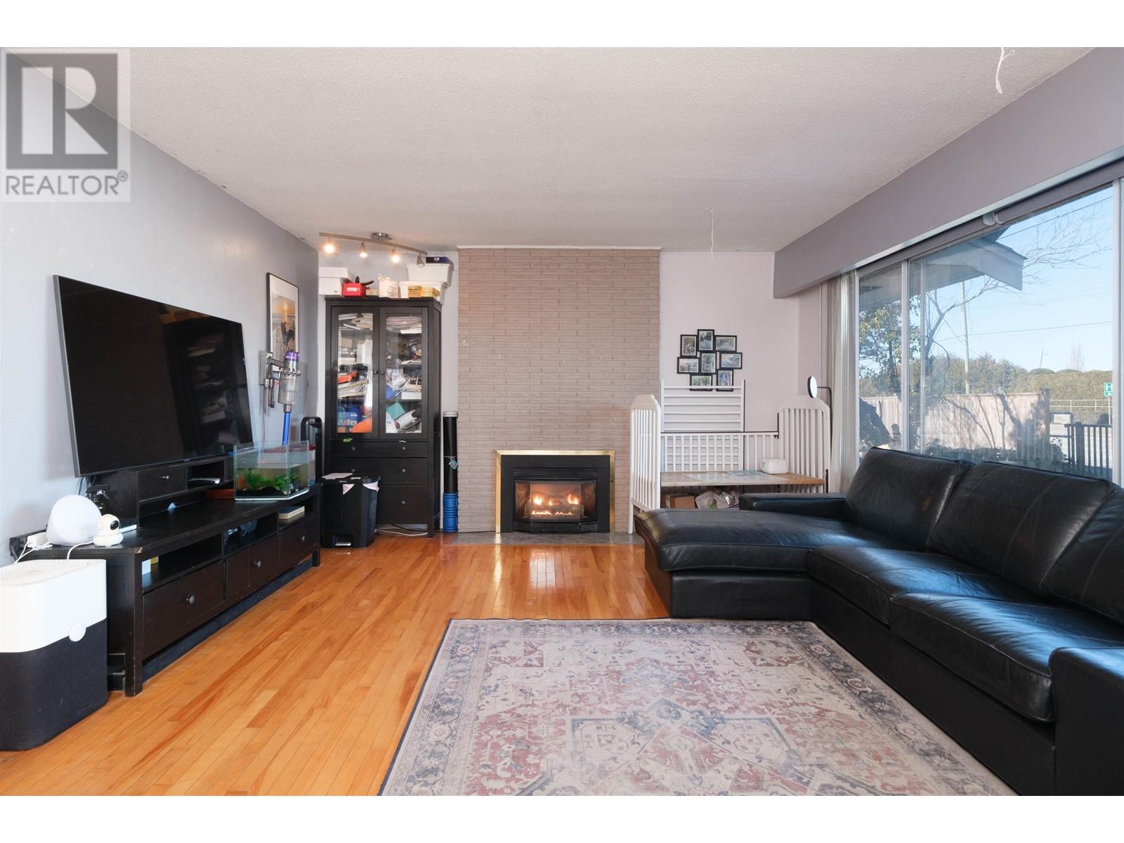 Property at 6092 LADNER TRUNK ROAD image 4